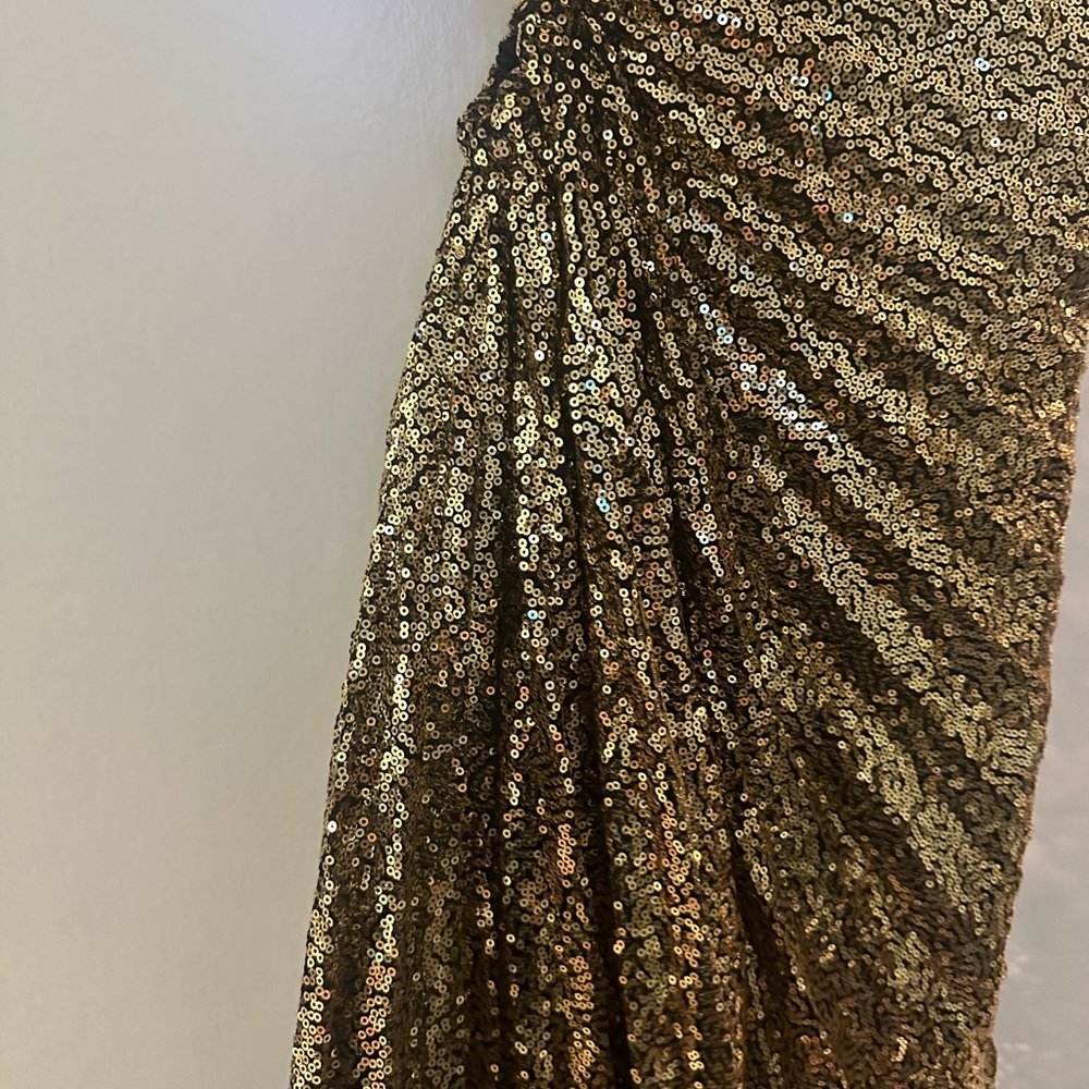 Luxxel gold sequin cutout dress - Picture 5 of 7